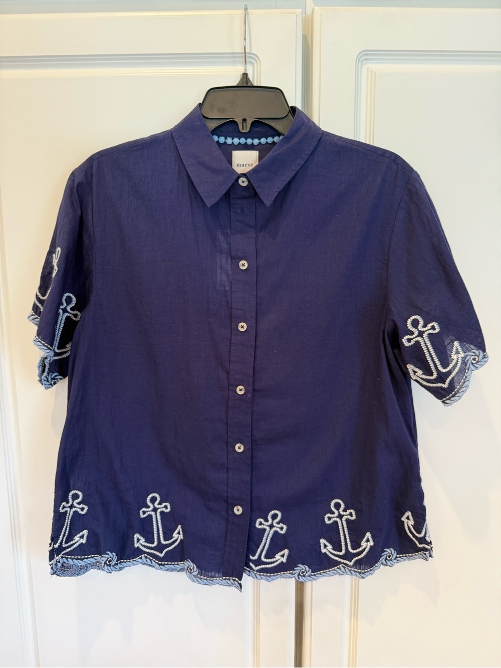Maeve Navy Button-Down Top with White Anchor Embroidery, NWT, size Small